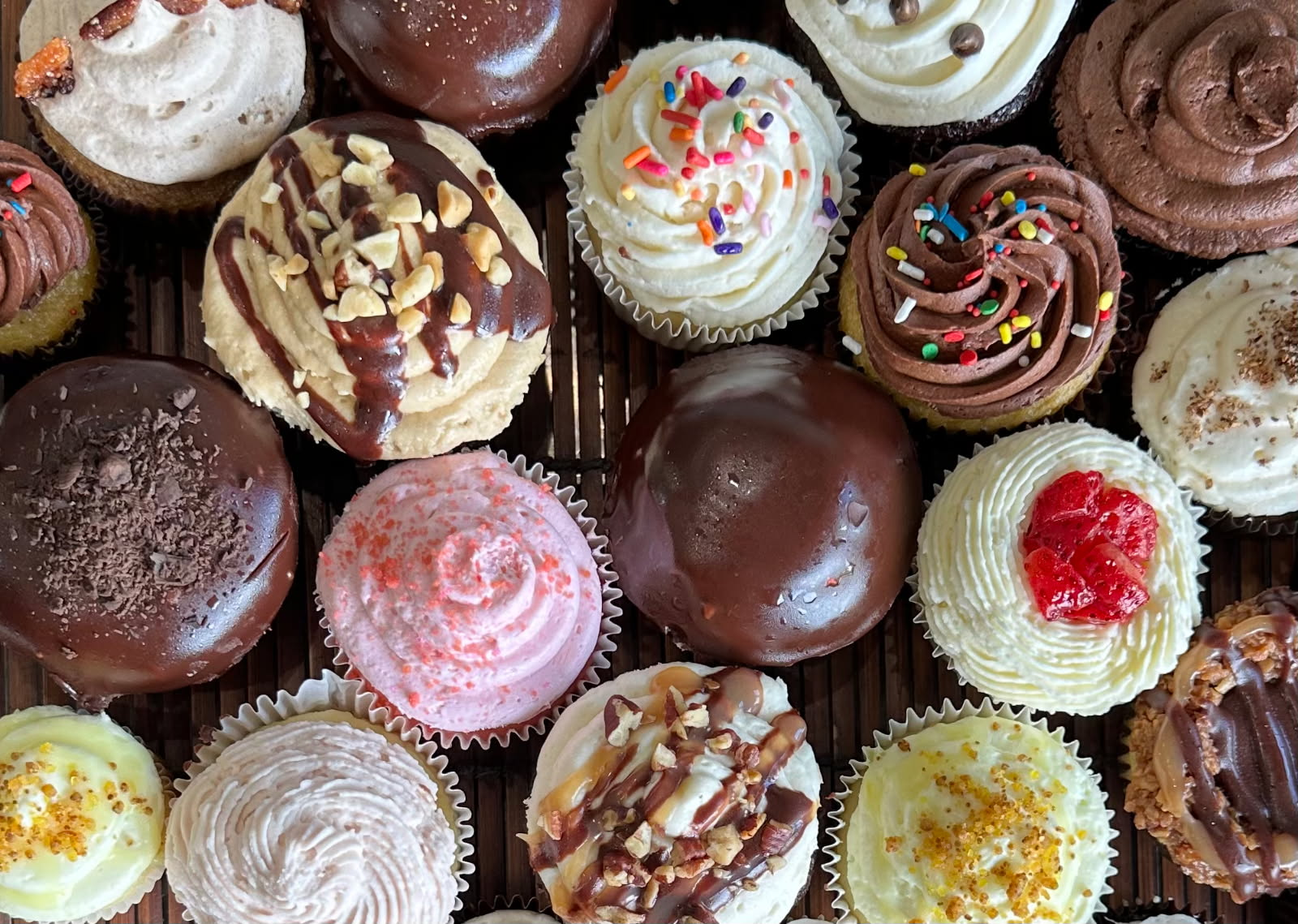 SugarSpoon Hometown Bakeshop cupcakes